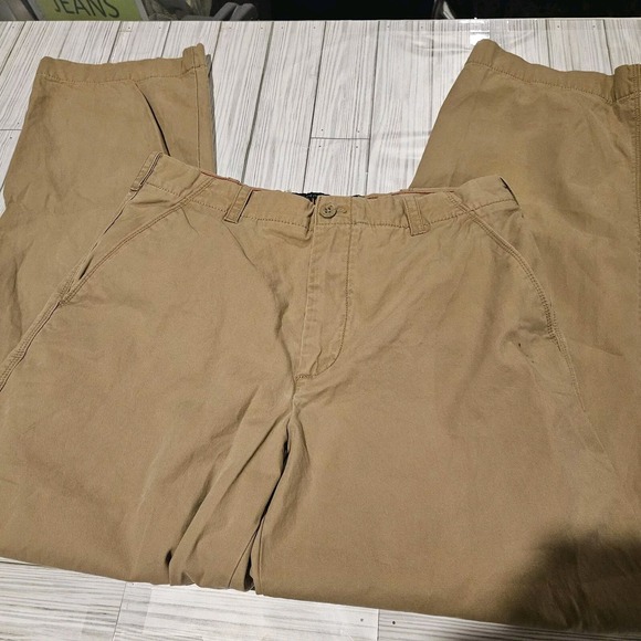 IZOD Rock Washed Pants Mens 33x32 Tan Cotton Soft Dress Pants - Picture 1 of 8